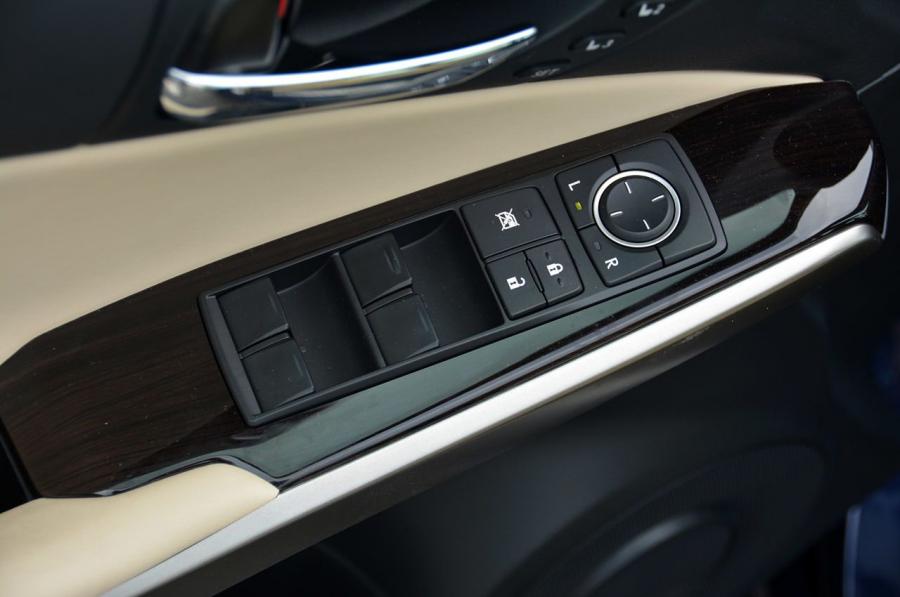  Lexus IS350 2014 года  (фото 35 из 42)